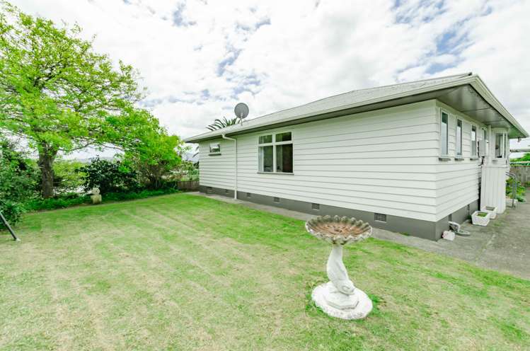 72 Raumati Road Raumati Beach_16