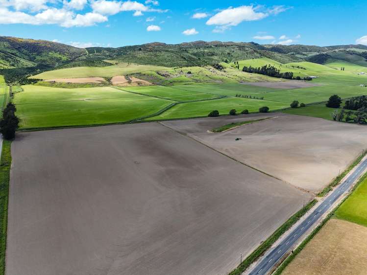 200 + 242 Caroline Valley Road Caroline_17