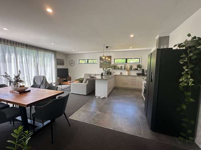 6 Woodford Lane Stoke_2