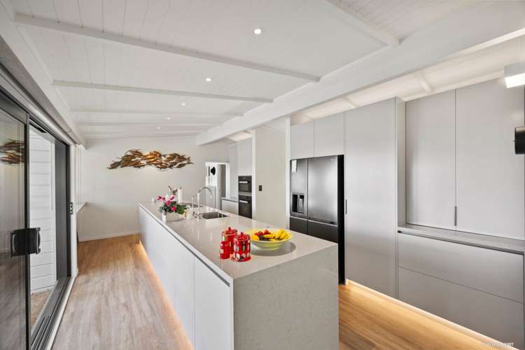 512 Grahams Beach Road Awhitu_14