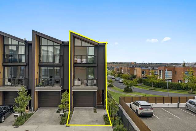 COVETED CORNER END UNIT- MAKE ME AN OFFER!