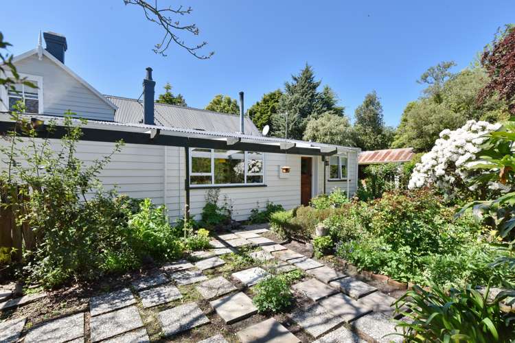 61 Gordon Street Southbridge_17