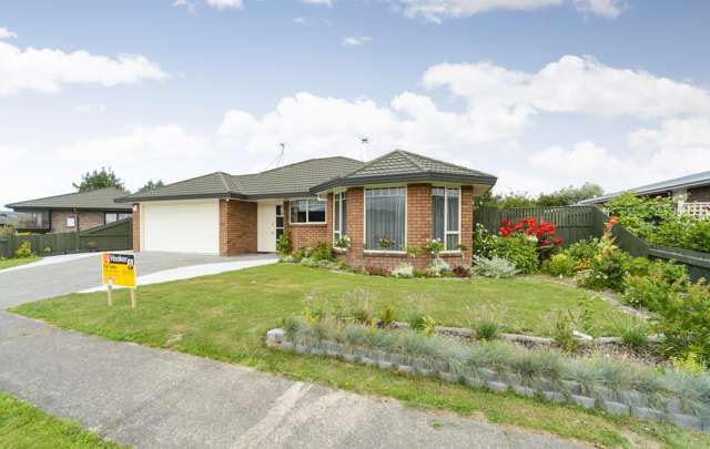 68 Amberley Avenue Highbury_1