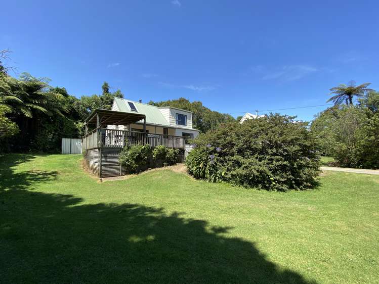 27 Tainui Street Mokau_21