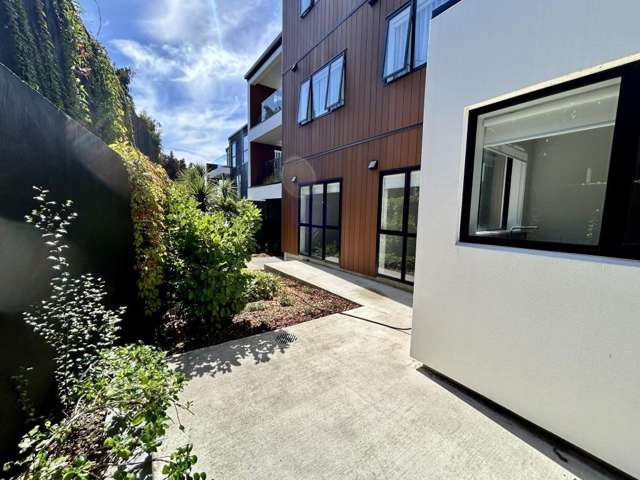 10/64 (64c) Coronation Road 1712_2