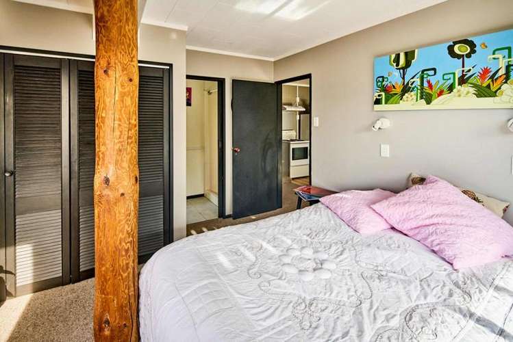 9 Kenef Road Paremata_13