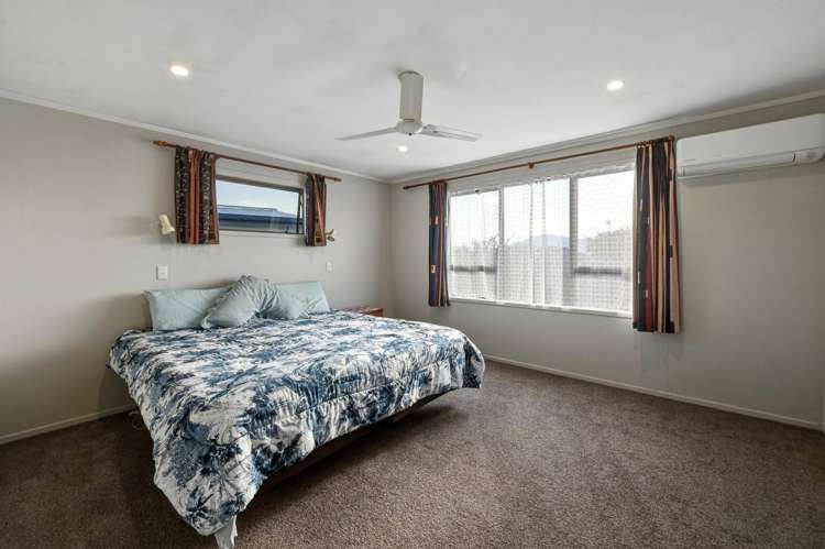 17 Byron Grove Owhata_14