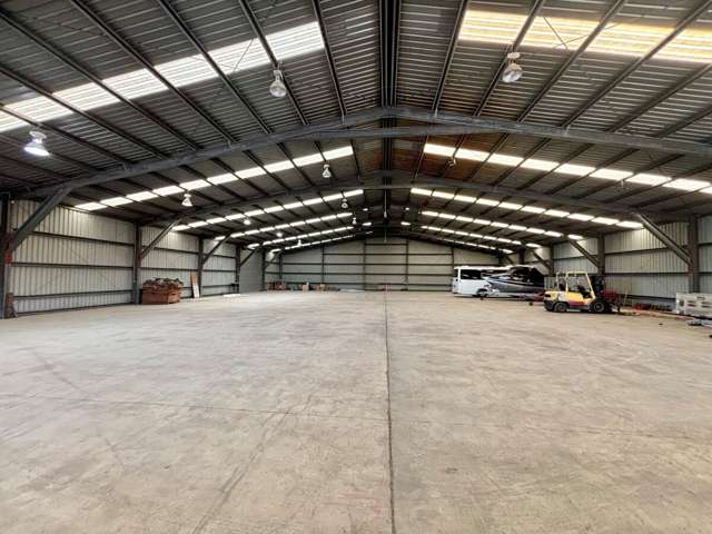 900m&sup2; Clear Span Warehouse