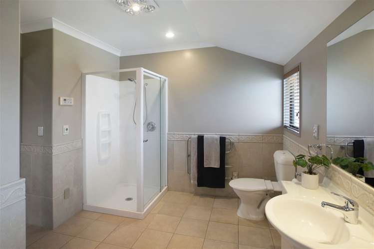 6 Primrose Hill Lane Casebrook_20