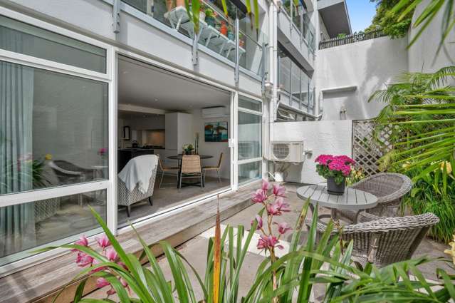 Immaculately Renovated Garden Apartment