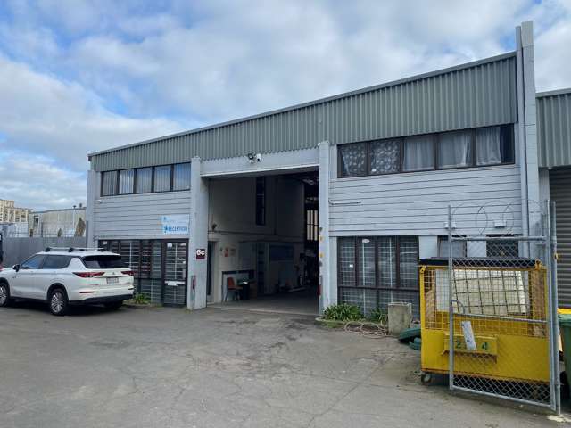 Warehouse & Yard in Manukau