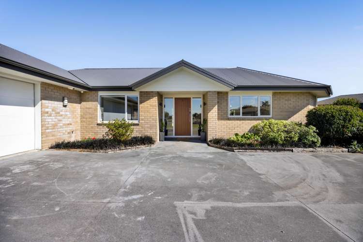 1 Elizabeth Grove Stratford_1