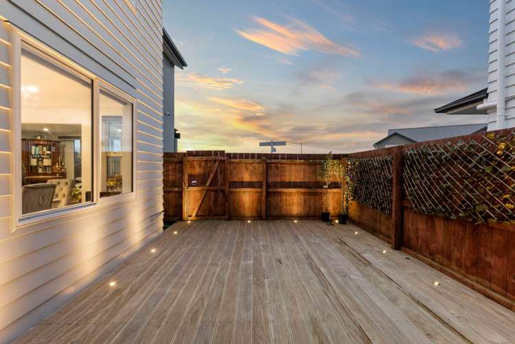 24 Soaring Bird Drive Takanini_12