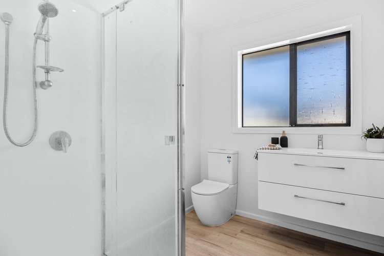 62 Achilles Street Burwood_10