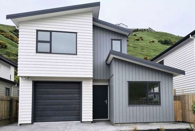 Churton Park 4 bedrooms plus study + 3 bathrooms