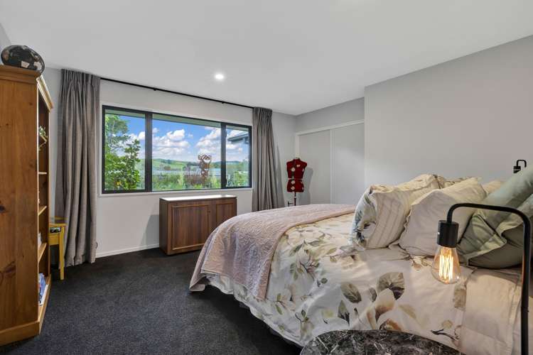 3 Cox Lane Amberley_13