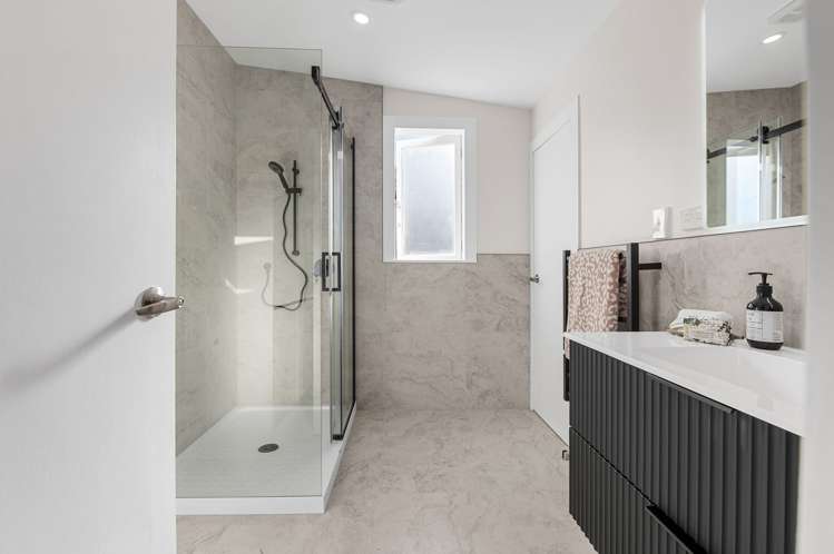 27 Wellington Street Hamilton East_15