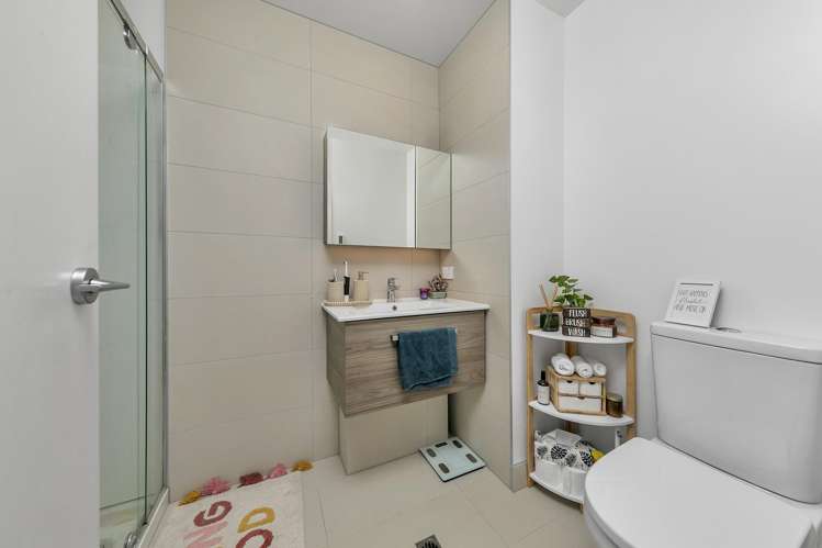 902/8 Waikumete Road Glen Eden_5