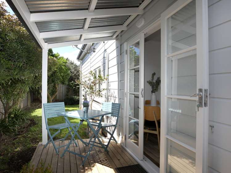 705 Collinge Road Mayfair_12