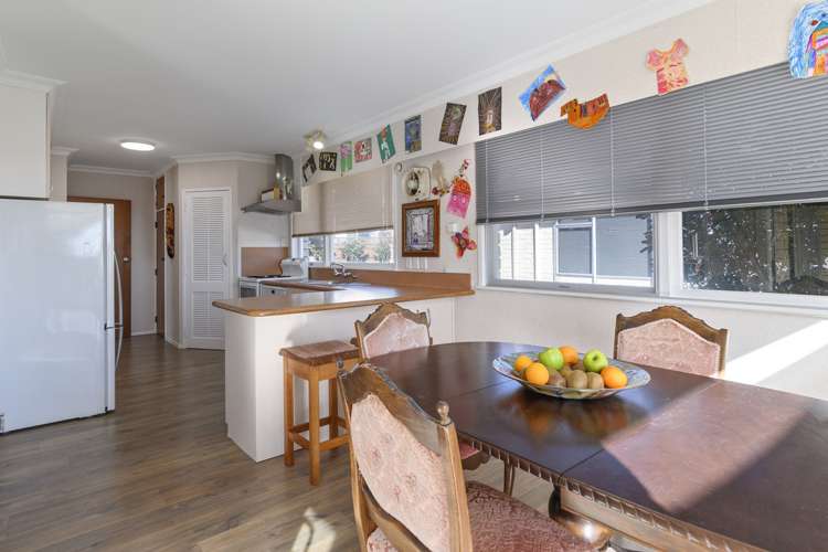 40 Eaton Crescent Matua_5