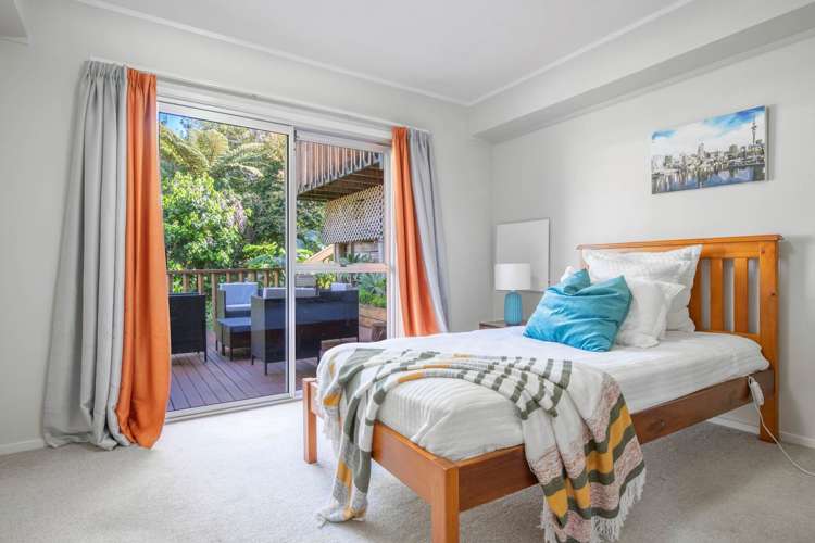 29 Colmar Road Mellons Bay_13