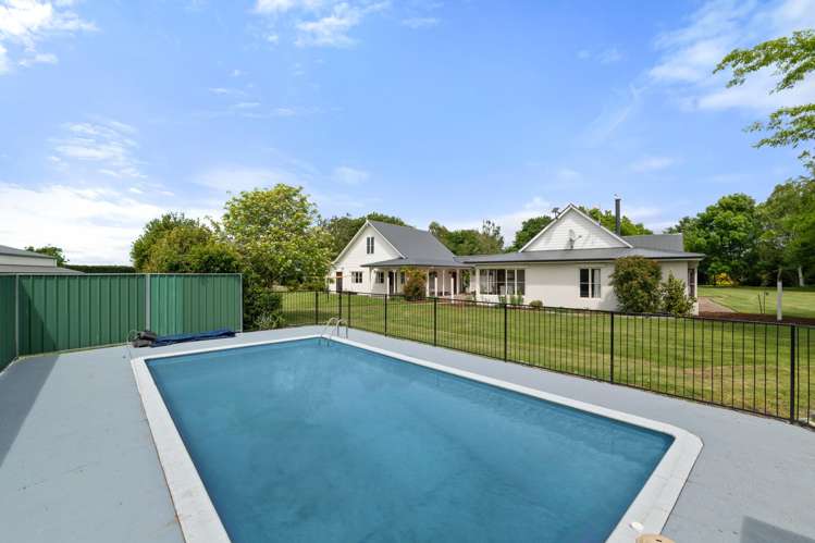 764 Courtenay Road Charing Cross_28