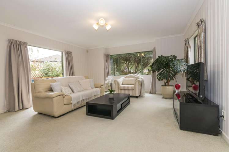 2 The Glen Hokowhitu_10