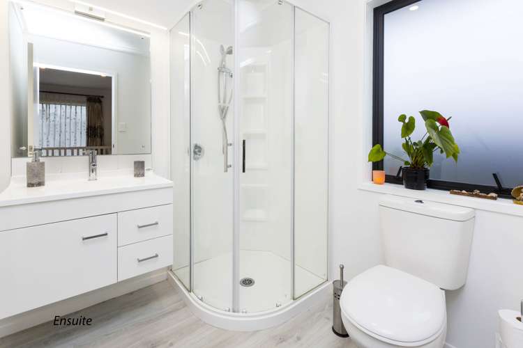 10 Passchendaele Grove Trentham_14