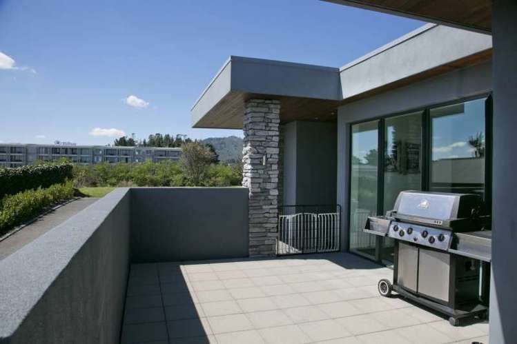 39 Magnolia Rise Waipahihi_10