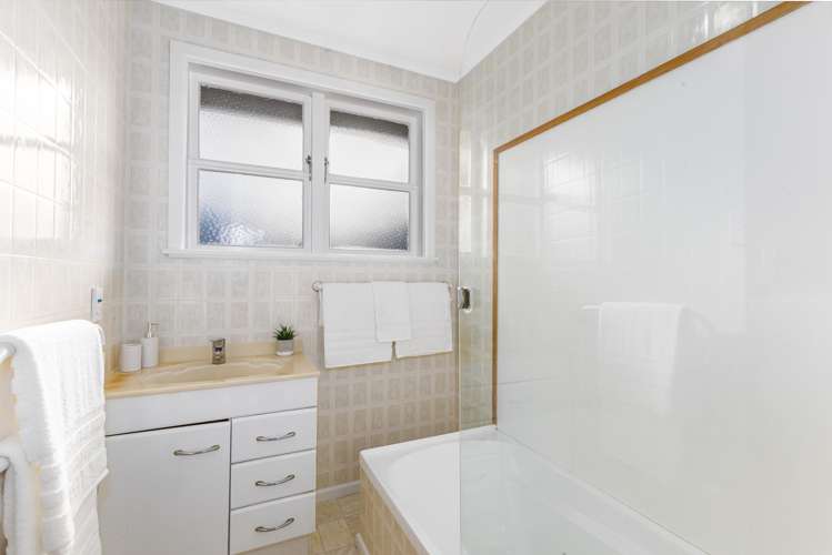 1093 Fergusson Drive Clouston Park_17