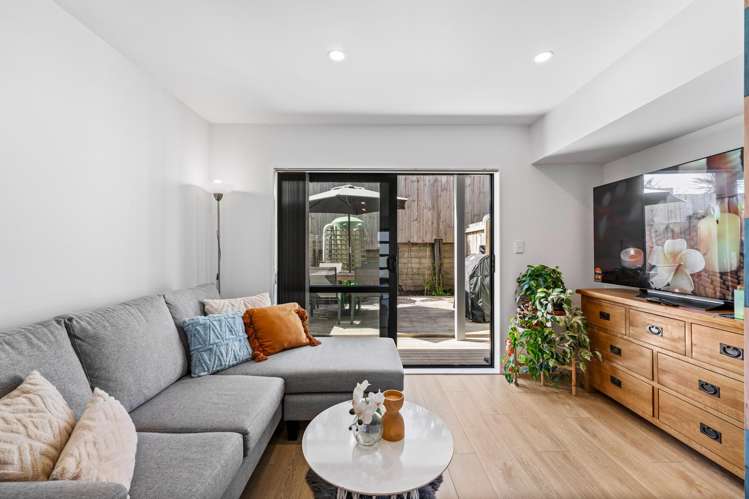 4/6 South Pacific Place Henderson_7