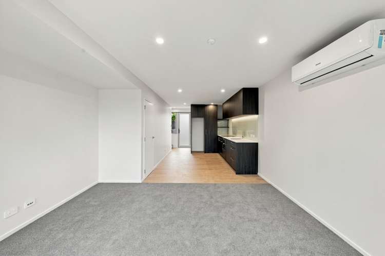 2/139 St Albans Street_2