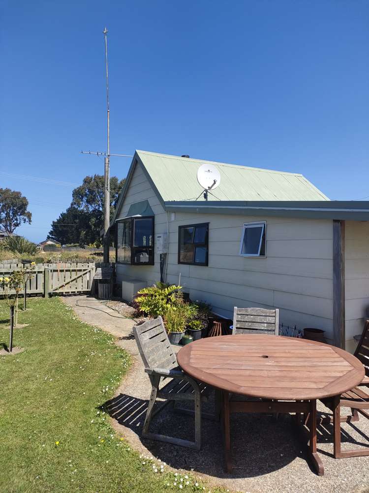 6 Manuka Street Colac Bay_2