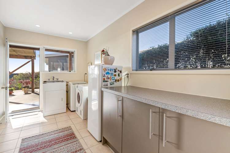 3 The Nook Algies Bay_18