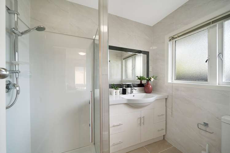 2 Nile Road Kelston_11