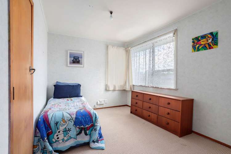 7 Cobham Crescent Kelston_12