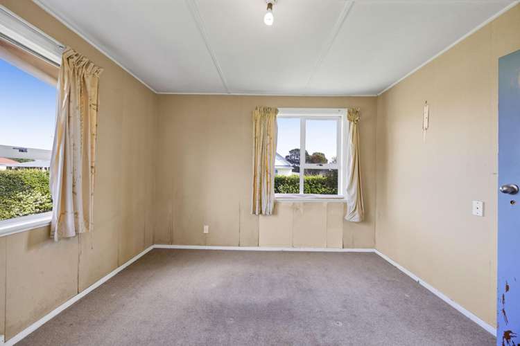 65 Domett Street Opunake_16