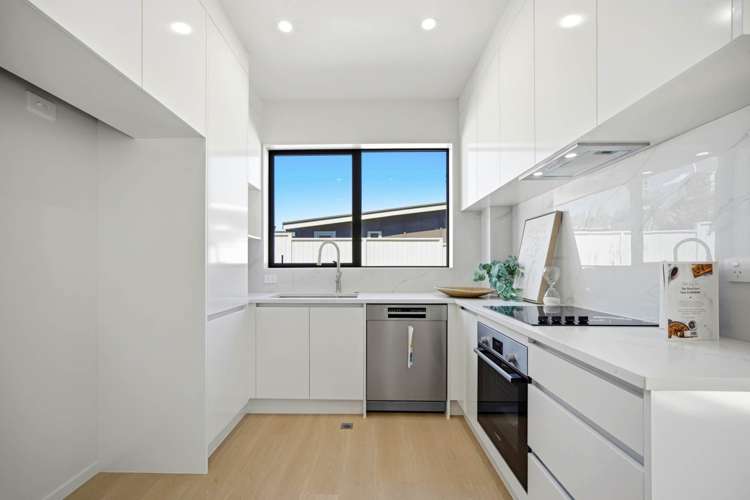 2/2 Coronation Street Belmont_11