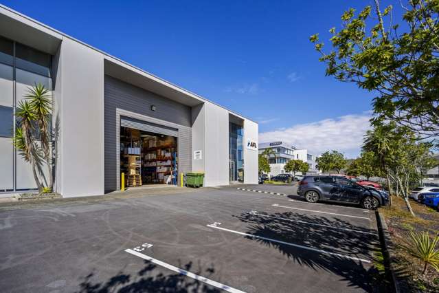 8/11 Orbit Drive Albany_4