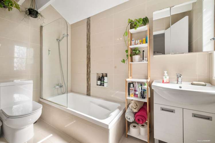 2/1 Mulberry Place Glenfield_8