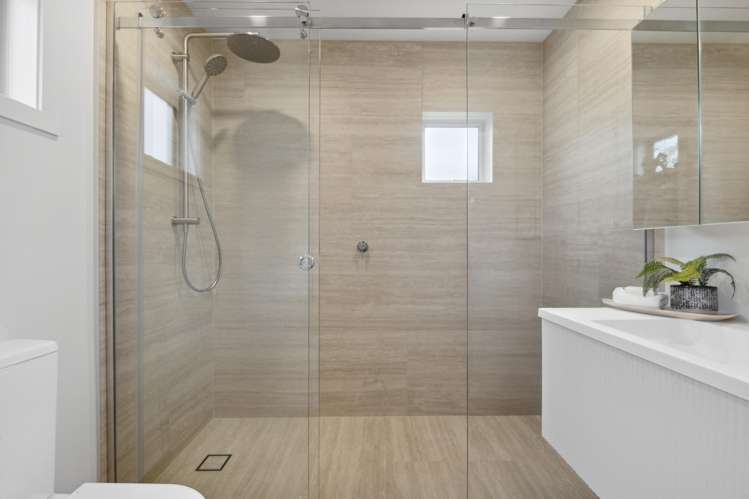 2/4 Richards Avenue Forrest Hill_16
