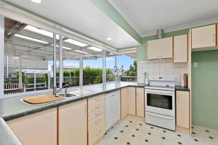 25 Hillcrest Road Otumoetai_10