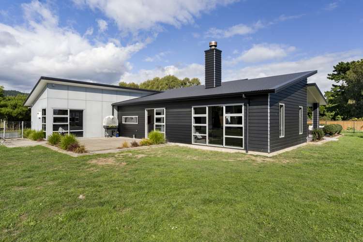 51 Waikawa Beach Road Manakau_17