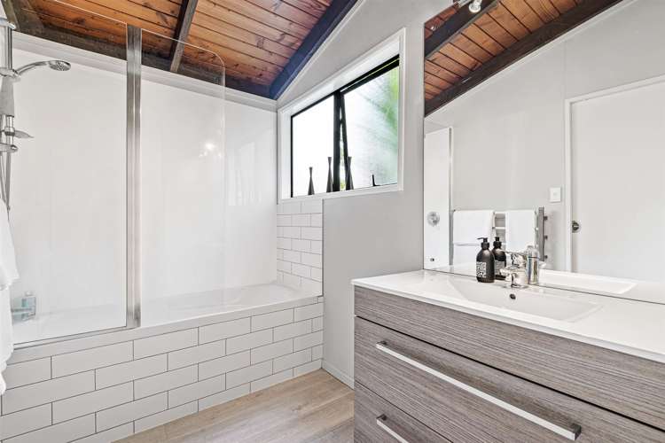 21 Longfellow Parade Glen Eden_23