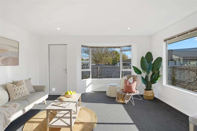 2/10 Stacey Place Woolston_5