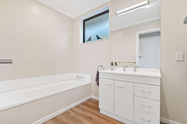 5 Castle Street Waihola_13