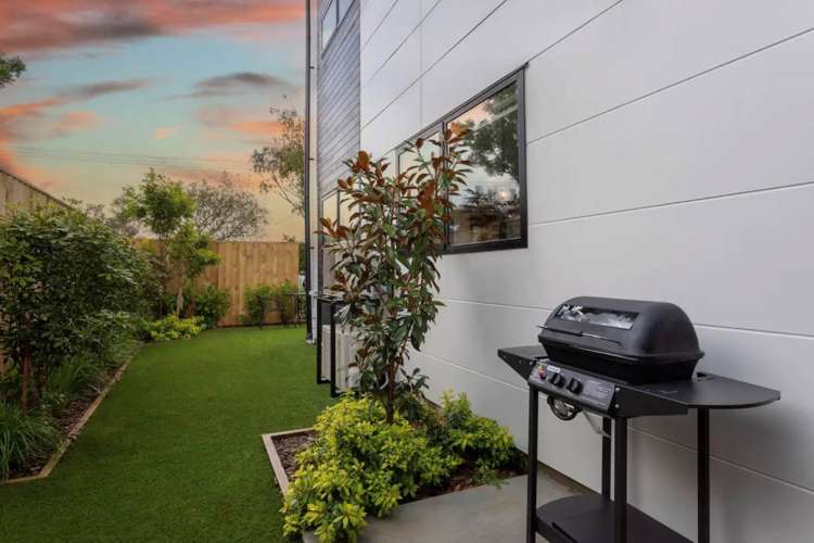 1/24 Yeovil Road Te Atatu Peninsula_8