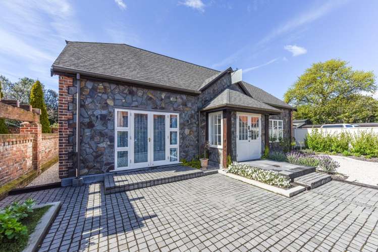 17 Quiet Woman Way_0