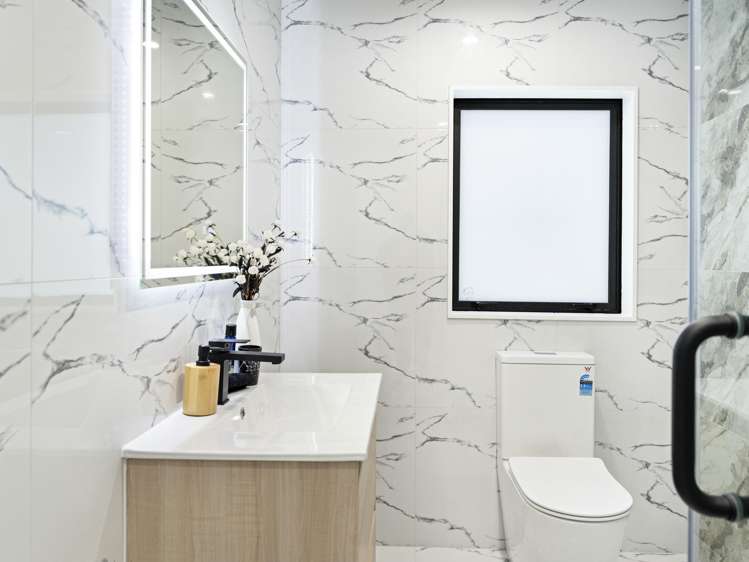 2/142 Great South Road Manurewa_13