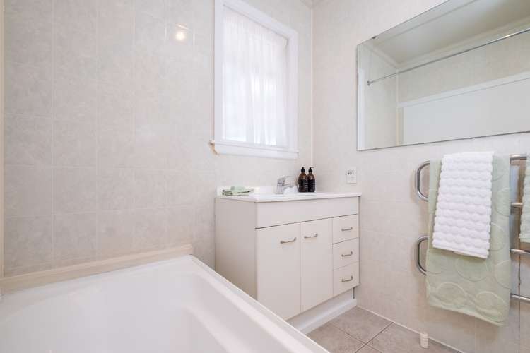 16 Tucker Lane Clive_11